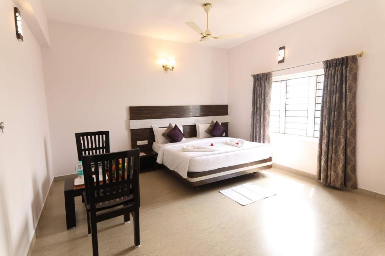 Sri Gnana Vedha Beach Residency Велангани Екстериор снимка