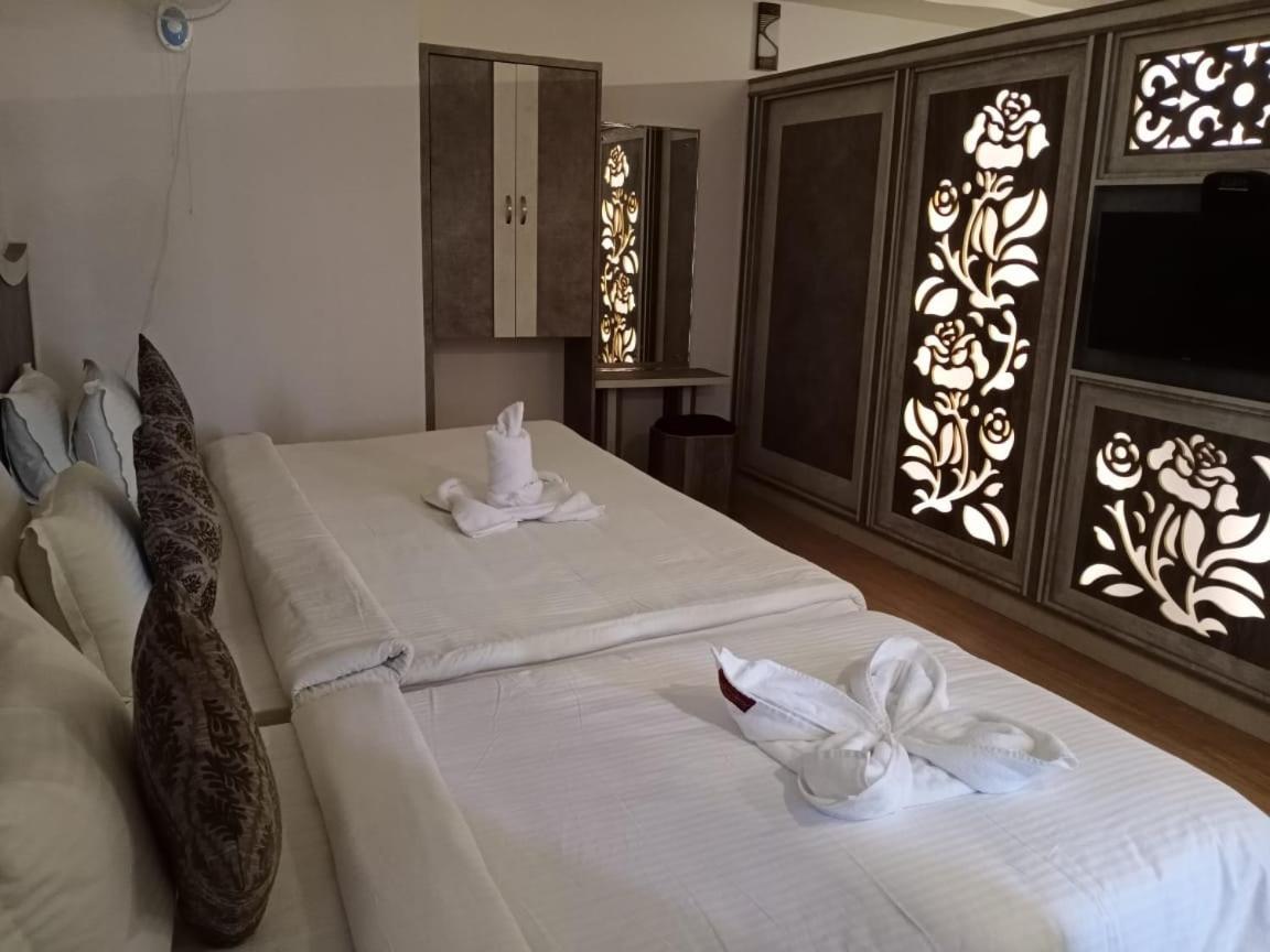 Sri Gnana Vedha Beach Residency Велангани Екстериор снимка