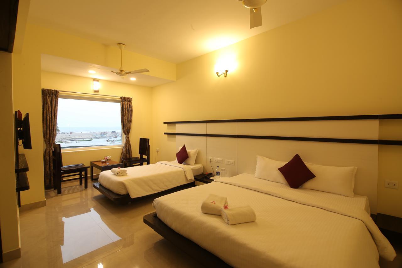 Sri Gnana Vedha Beach Residency Велангани Екстериор снимка