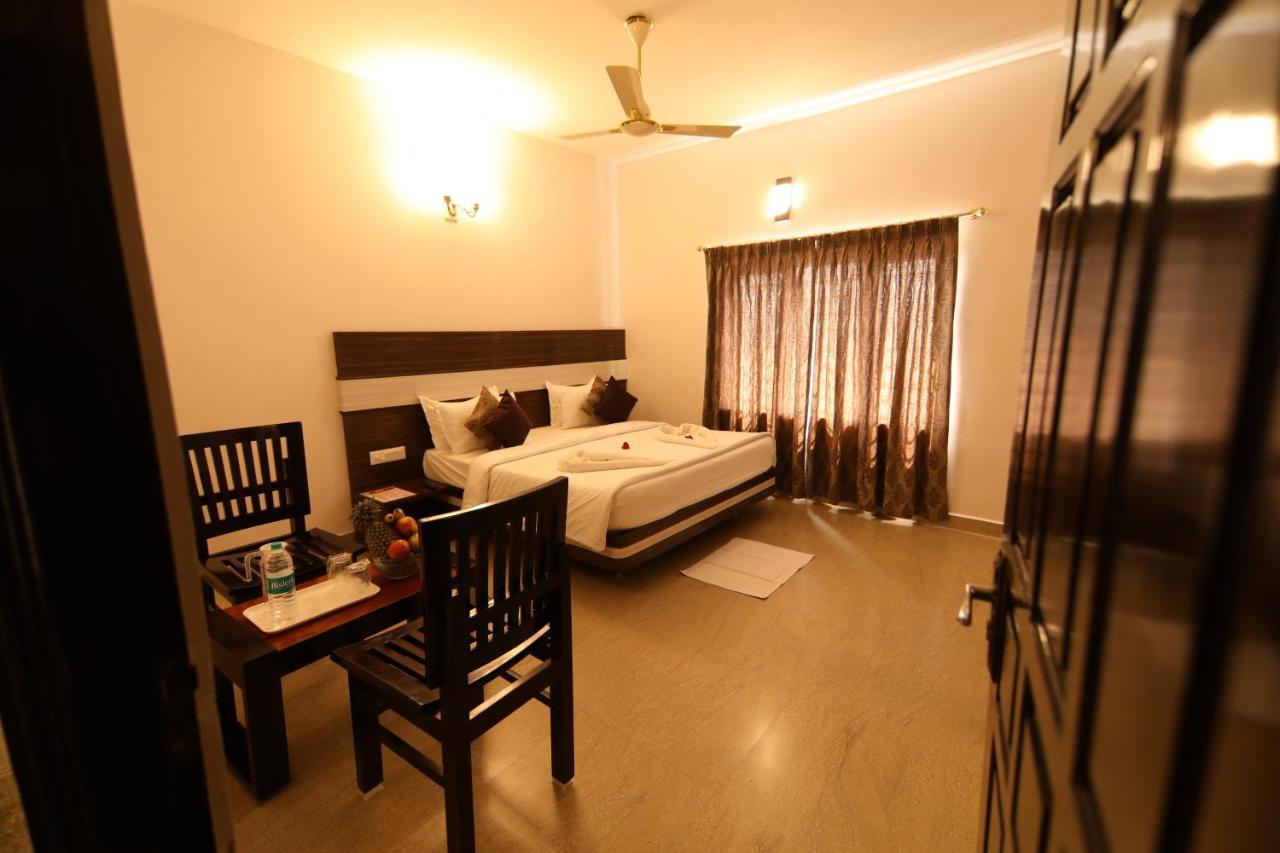 Sri Gnana Vedha Beach Residency Велангани Екстериор снимка
