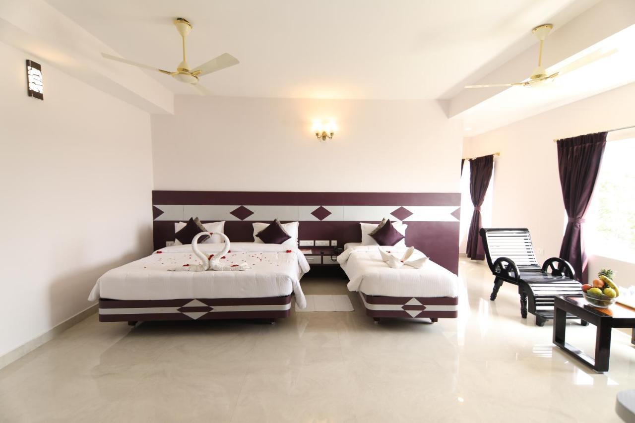 Sri Gnana Vedha Beach Residency Велангани Екстериор снимка