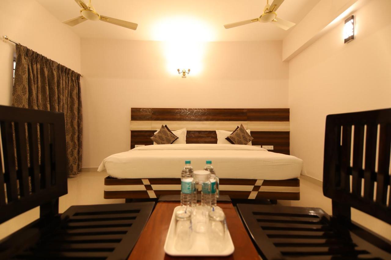 Sri Gnana Vedha Beach Residency Велангани Екстериор снимка