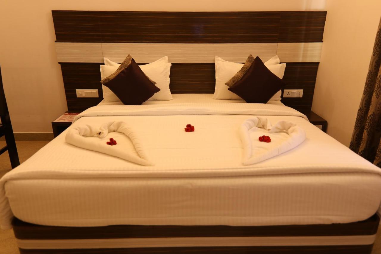 Sri Gnana Vedha Beach Residency Велангани Екстериор снимка