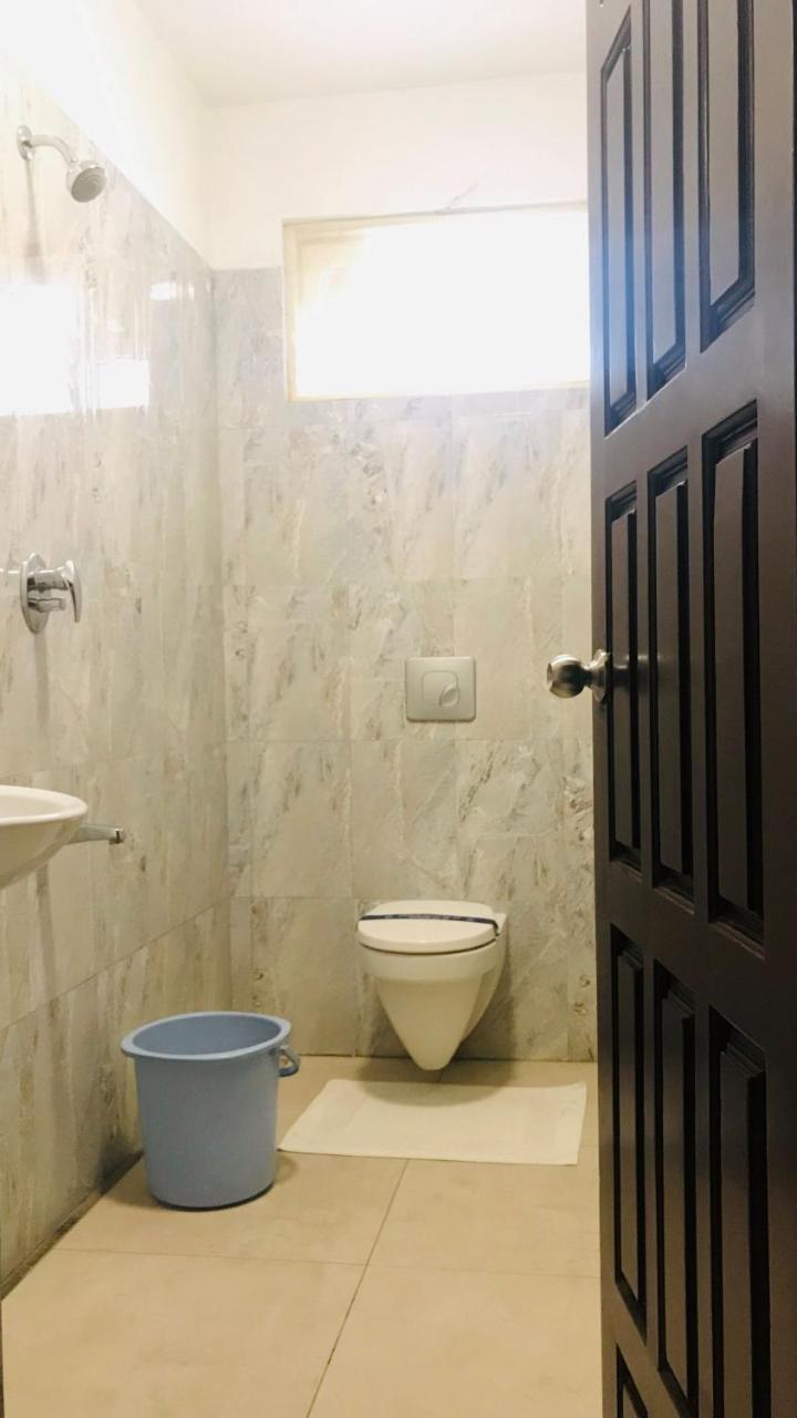 Sri Gnana Vedha Beach Residency Велангани Екстериор снимка