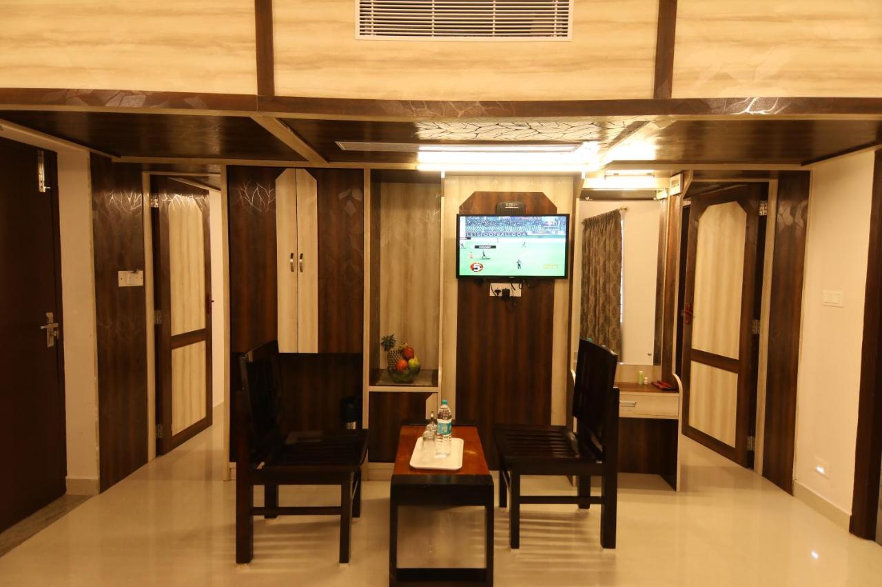 Sri Gnana Vedha Beach Residency Велангани Екстериор снимка