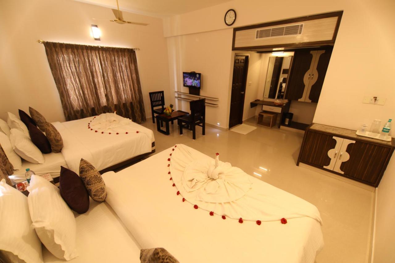 Sri Gnana Vedha Beach Residency Велангани Екстериор снимка