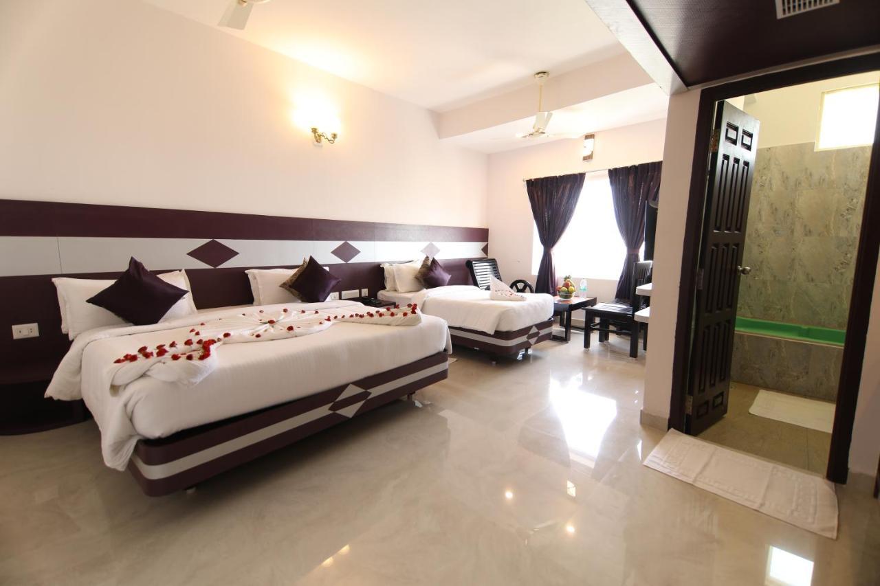 Sri Gnana Vedha Beach Residency Велангани Екстериор снимка