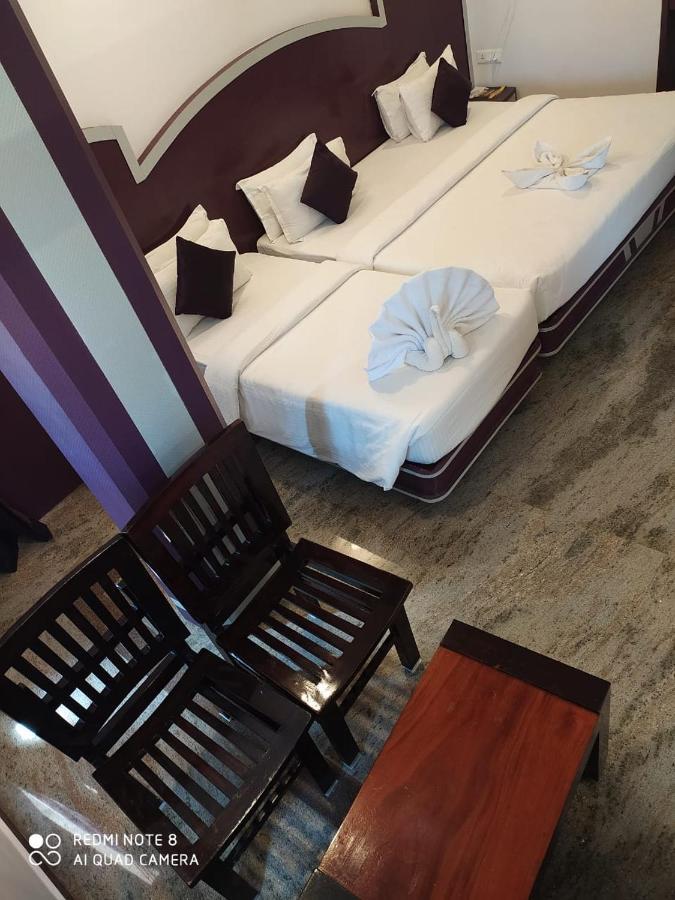 Sri Gnana Vedha Beach Residency Велангани Екстериор снимка