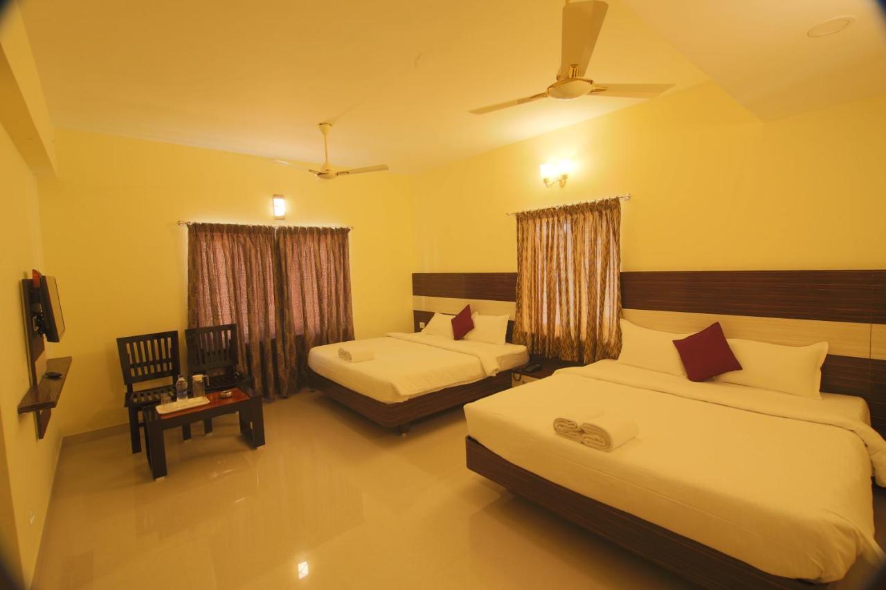 Sri Gnana Vedha Beach Residency Велангани Екстериор снимка